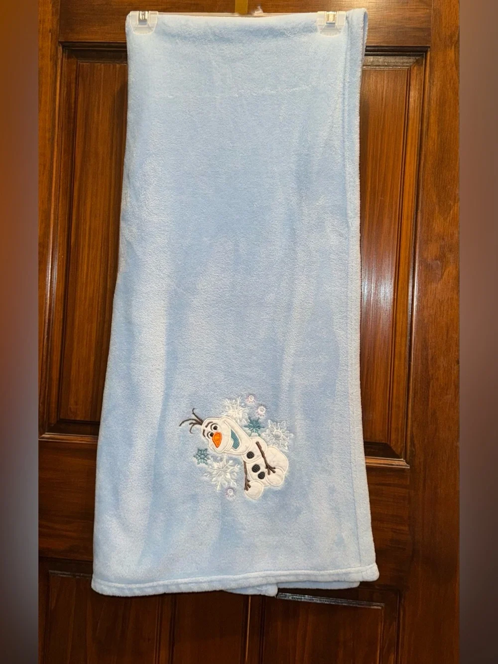 Disney: Light Blue Plush Throw Blanket Featuring Olaf